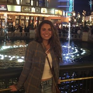 Meet your Posher, Marisa